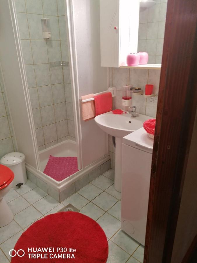 Apartmani Zute Račišće Εξωτερικό φωτογραφία