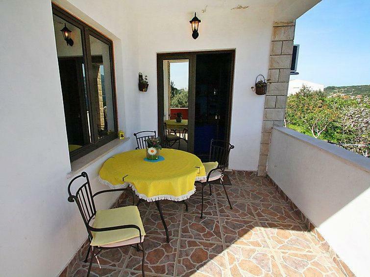 Apartmani Zute Račišće Εξωτερικό φωτογραφία